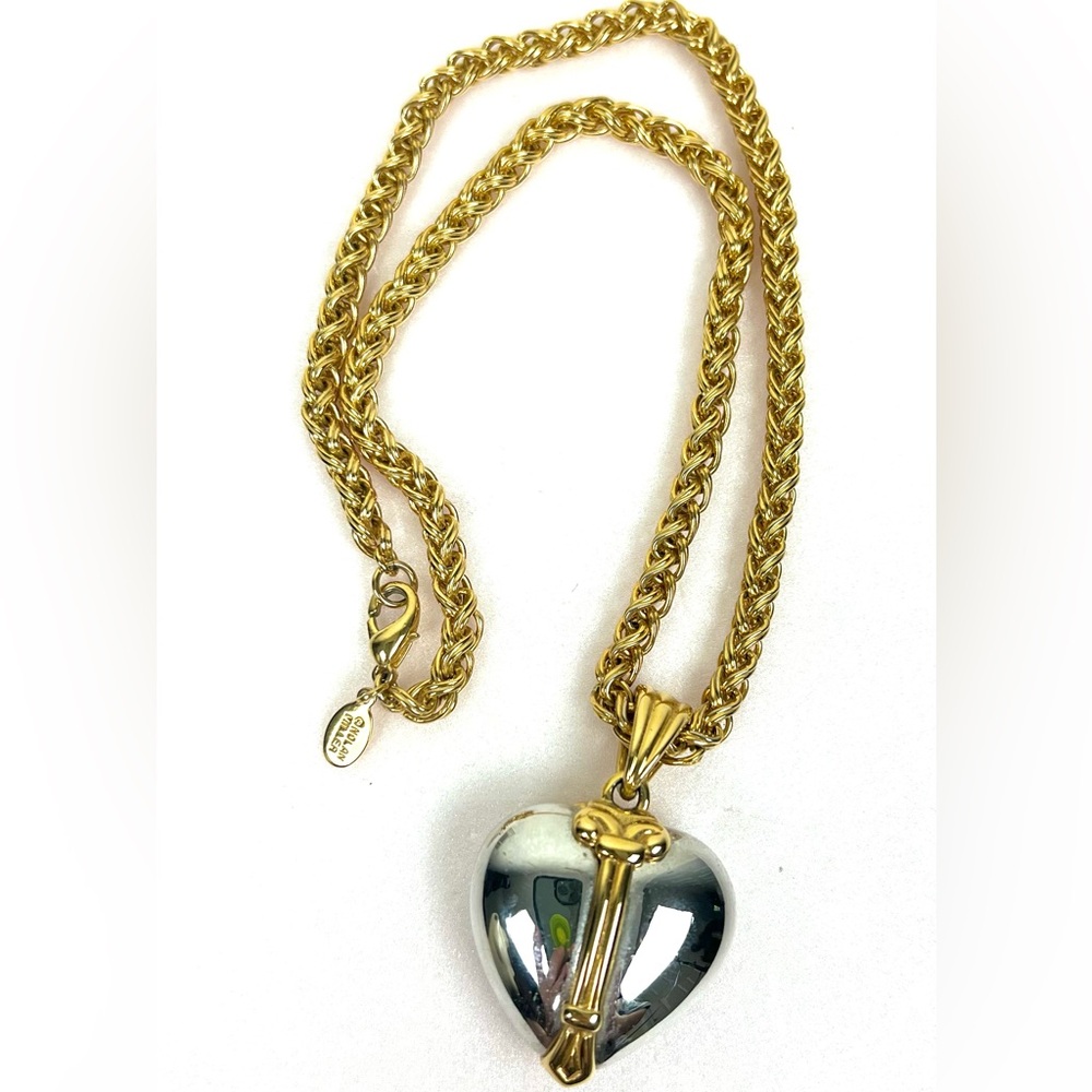 Vintage 90’s Y2K Gold Tone Heart ❤️ Pendant Statement Necklace